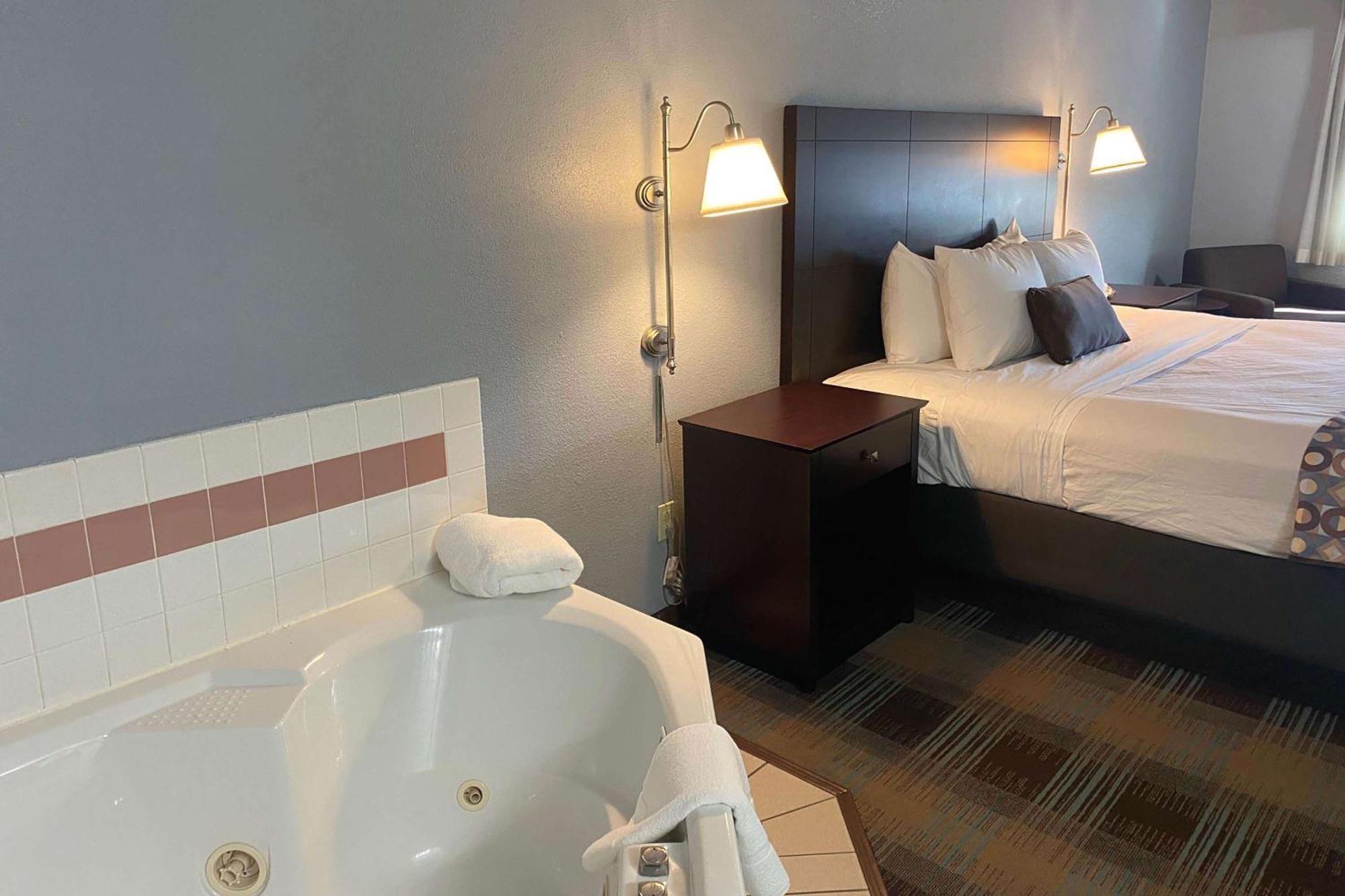 Baymont By Wyndham Danville Il Zewnętrze zdjęcie